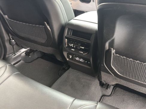 Used 2023 Jeep Grand Cherokee Limited w/ Luxury Tech Group II image 20