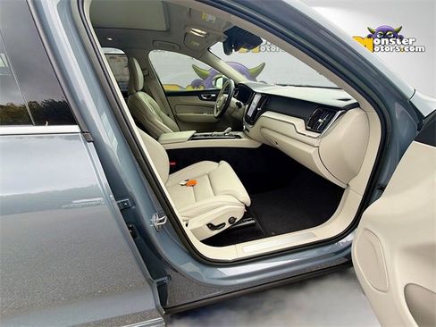 Used 2023 Volvo XC60 B5 Ultimate w/ Protection Package image 30