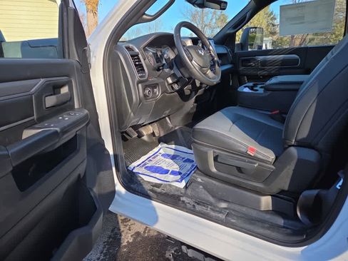 New 2026 RAM 5500 Tradesman w/ Chrome Appearance Group AWD/4WD image 9