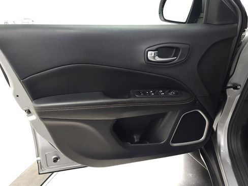 Used 2018 Jeep Compass Latitude w/ Popular Equipment Group image 12