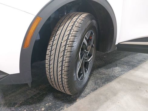 Used 2025 Kia Sportage LX AWD/4WD image 31