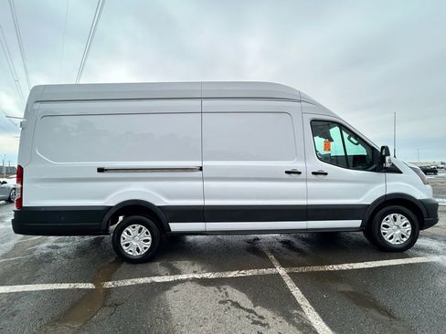 Used 2022 Ford E-Transit 148 High Roof Extended image 5