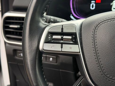 Used 2025 Kia Telluride S image 15