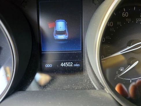 Used 2021 Toyota C-HR Limited FWD image 1