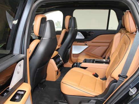 Used 2023 Lincoln Aviator Black Label w/ Dynamic Handling Package image 26