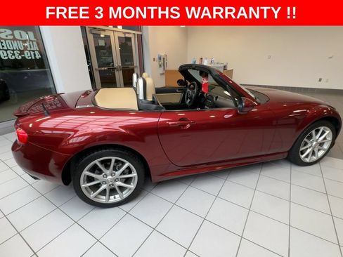 Used 2010 MAZDA MX-5 Miata Grand Touring w/ Premium Pkg RWD image 9