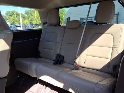 Used 2024 Lincoln Navigator Reserve AWD/4WD image 9