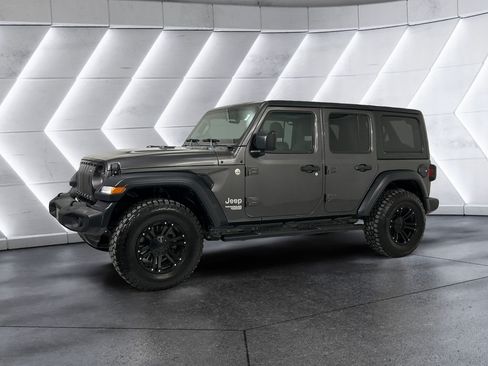 Used 2020 Jeep Wrangler Unlimited Sport AWD/4WD image 3