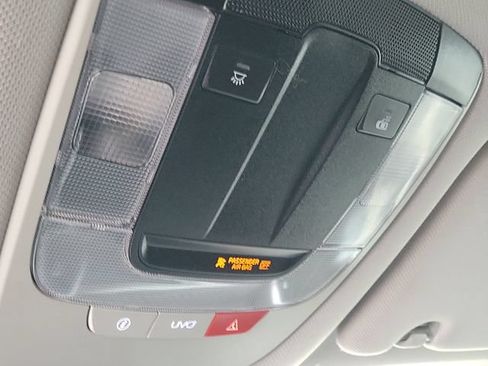 Used 2022 Kia Sorento S FWD image 19