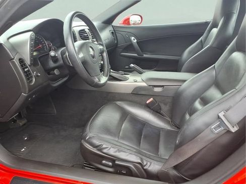Used 2007 Chevrolet Corvette Coupe w/ Preferred Equipment Group RWD image 17