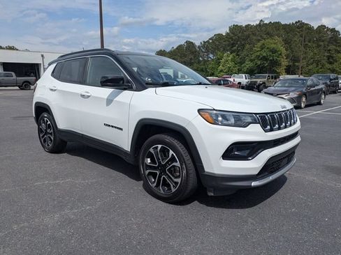 Used 2024 Jeep Compass Limited AWD/4WD image 2