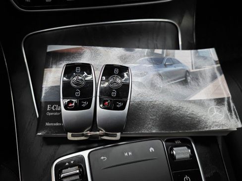 Used 2022 Mercedes-Benz E 350 4MATIC Sedan image 44