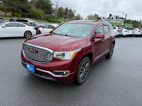 Used 2017 GMC Acadia Denali w/ Technology Package AWD/4WD image 2