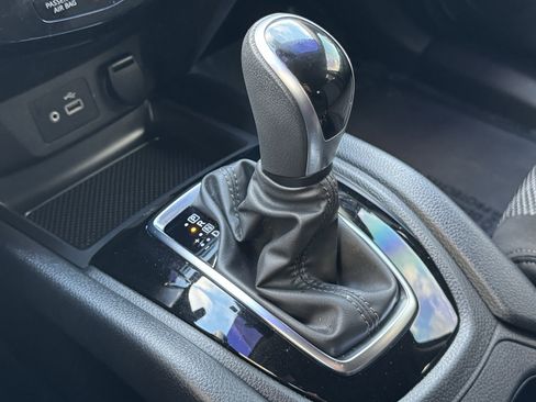 Certified 2021 Nissan Rogue Sport SV image 29