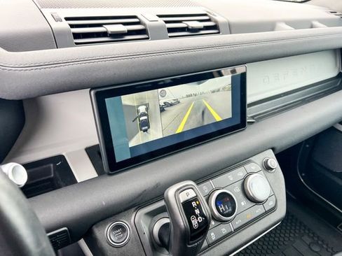 Used 2021 Land Rover Defender 90 First Edition image 17