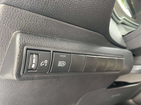 Used 2025 Toyota Corolla LE FWD image 28