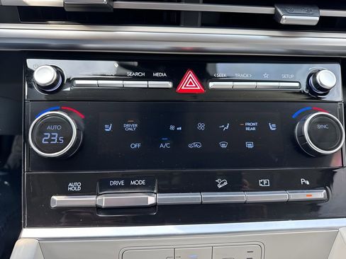 Used 2024 Hyundai Santa Fe SEL image 18