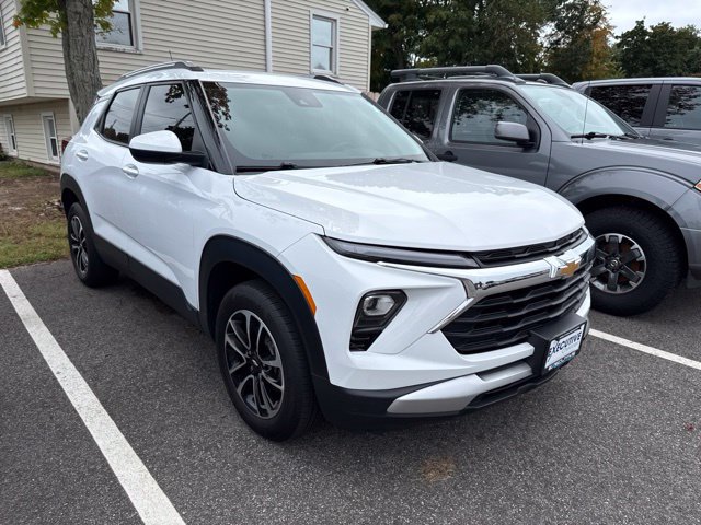 Used 2024 Chevrolet TrailBlazer LT w/ LT Cold Weather Package AWD/4WD image 4