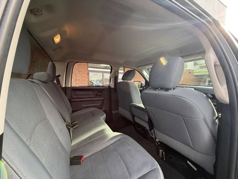 Used 2017 RAM 1500 Express w/ Express Value Package AWD/4WD image 16