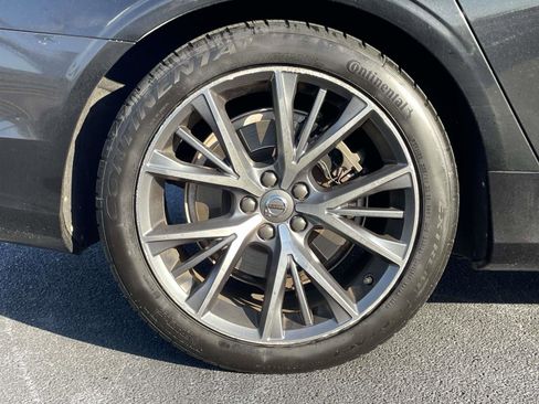 Used 2018 Volvo S90 T5 Momentum w/ Convenience Package FWD image 10