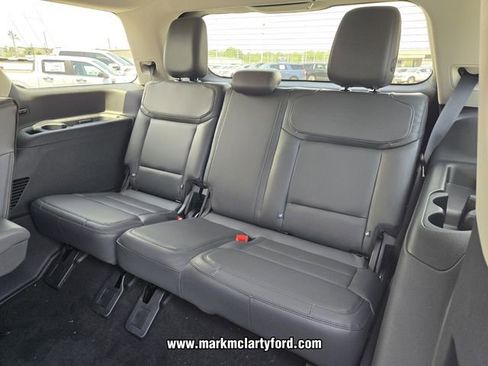 New 2026 Ford Expedition Active RWD image 8