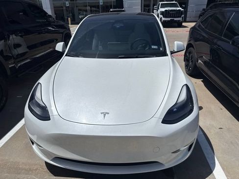 Used 2023 Tesla Model Y Long Range AWD/4WD image 3