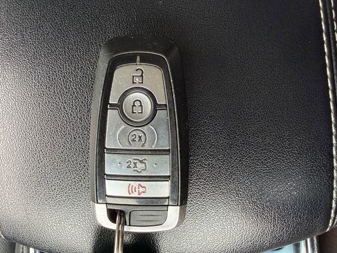 Used 2019 Ford Edge Titanium w/ Equipment Group 301A AWD/4WD image 36