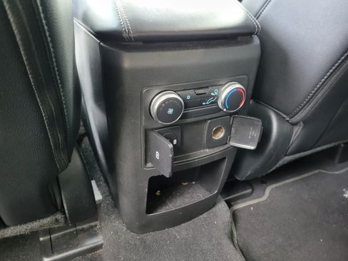 Used 2021 Ford Explorer XLT w/ Equipment Group 202A RWD image 14
