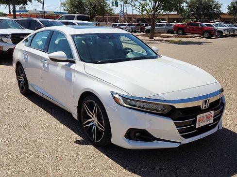 Used 2021 Honda Accord Touring image 6