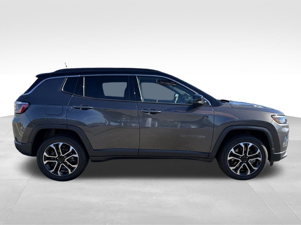 Used 2024 Jeep Compass Limited AWD/4WD image 28
