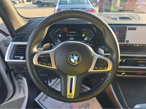 Used 2024 BMW X5 M60i AWD/4WD image 8