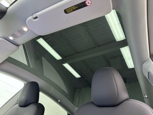 Used 2024 Tesla Model Y Long Range image 36