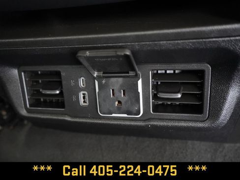 Used 2025 GMC Sierra 1500 SLT AWD/4WD image 29