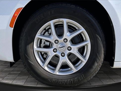 Certified 2023 Chrysler Voyager LX image 10