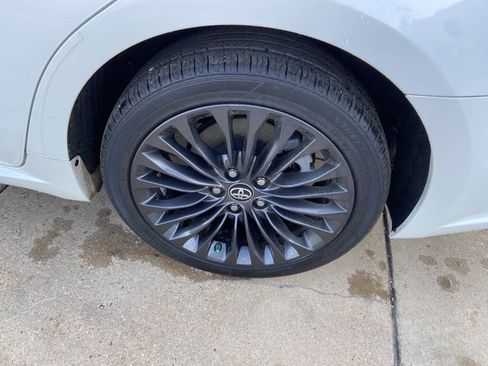 Used 2018 Toyota Avalon Touring w/ All Weather Liner Package FWD image 32