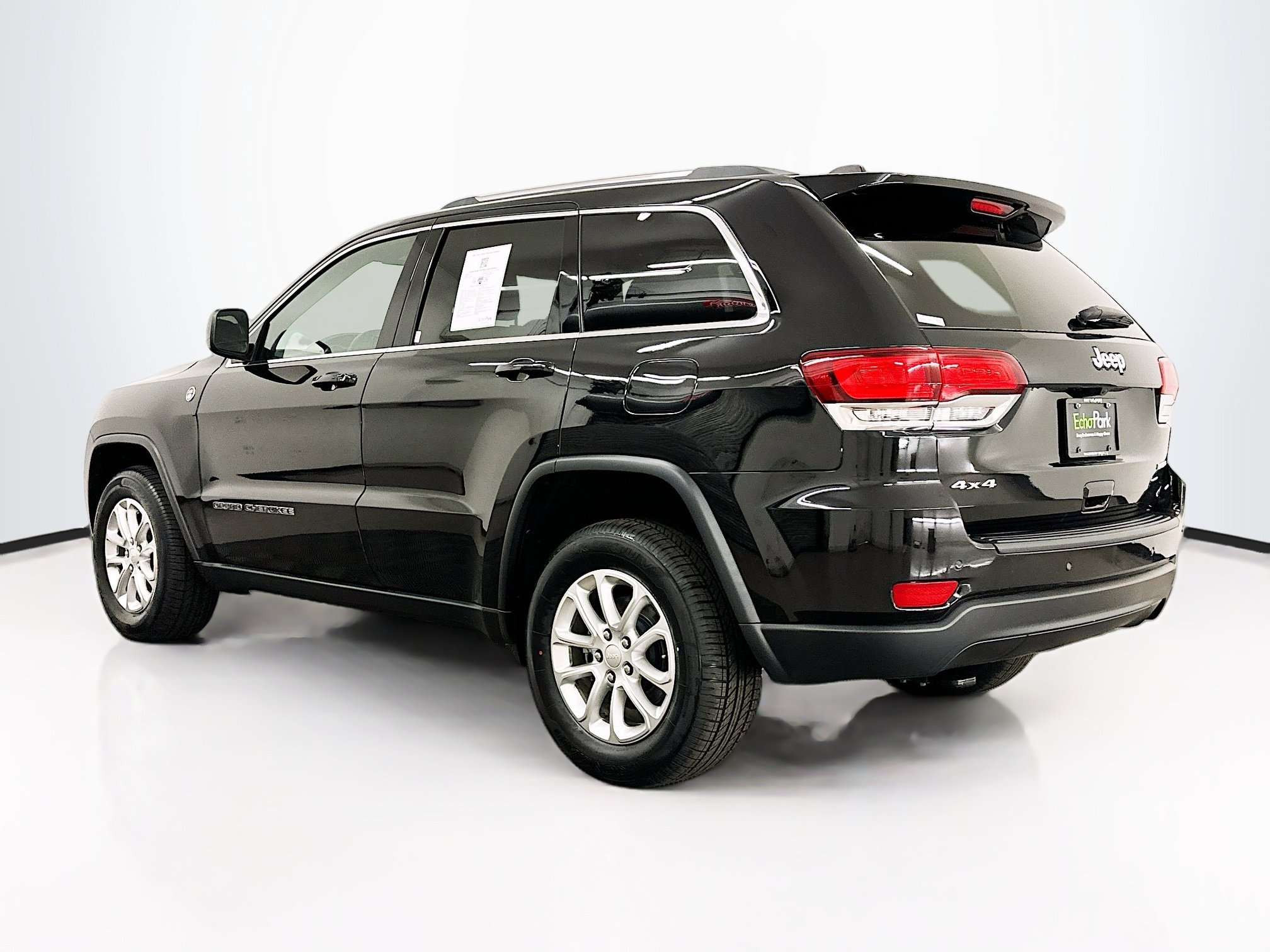 Used 2021 Jeep Grand Cherokee Laredo AWD/4WD image 5