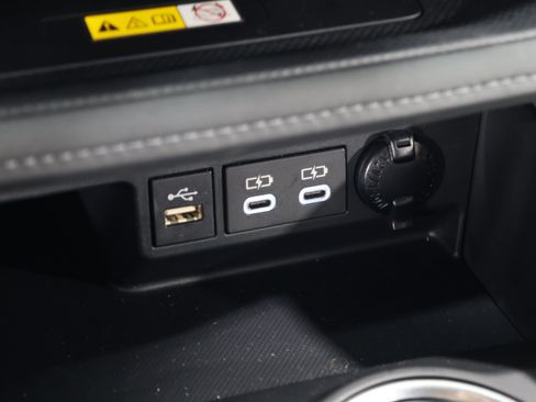 Used 2024 Toyota Highlander XLE FWD image 27