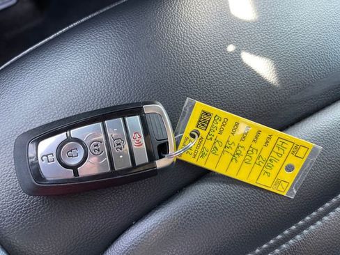 Used 2024 Ford Edge SEL w/ Convenience Package image 23