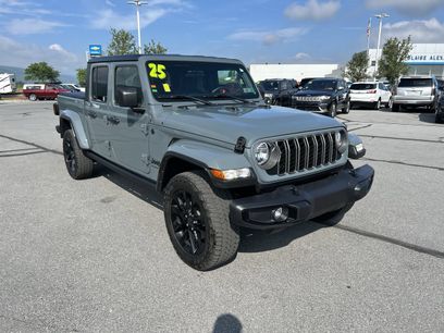 Used 2025 Jeep Gladiator Overland
