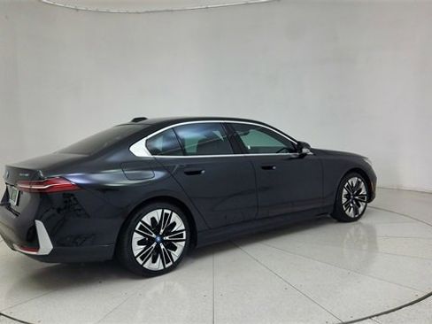 Used 2024 BMW i5 eDrive40i w/ Premium Package image 69