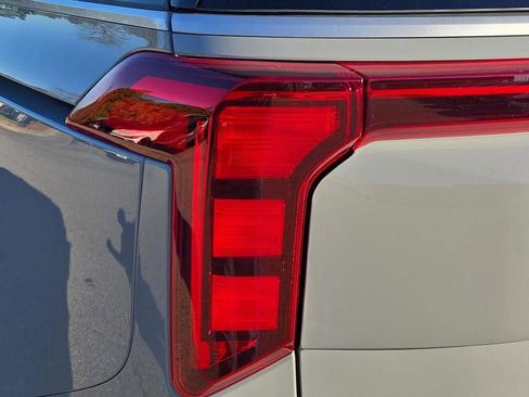 New 2026 Kia Carnival EX image 12