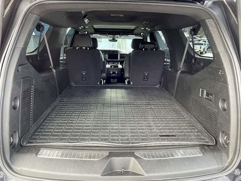 Used 2022 GMC Yukon XL Denali w/ Denali Premium Package image 10