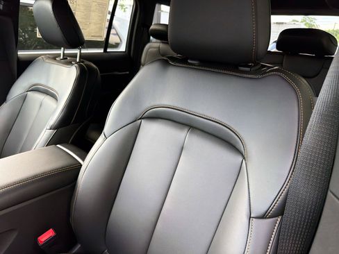 New 2026 Jeep Grand Cherokee Limited AWD/4WD image 11