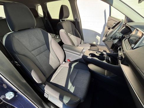 Used 2025 Nissan Rogue SV image 39