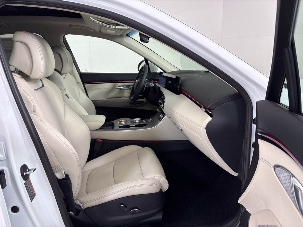 New 2027 Genesis GV70 2.5T Select AWD/4WD image 12