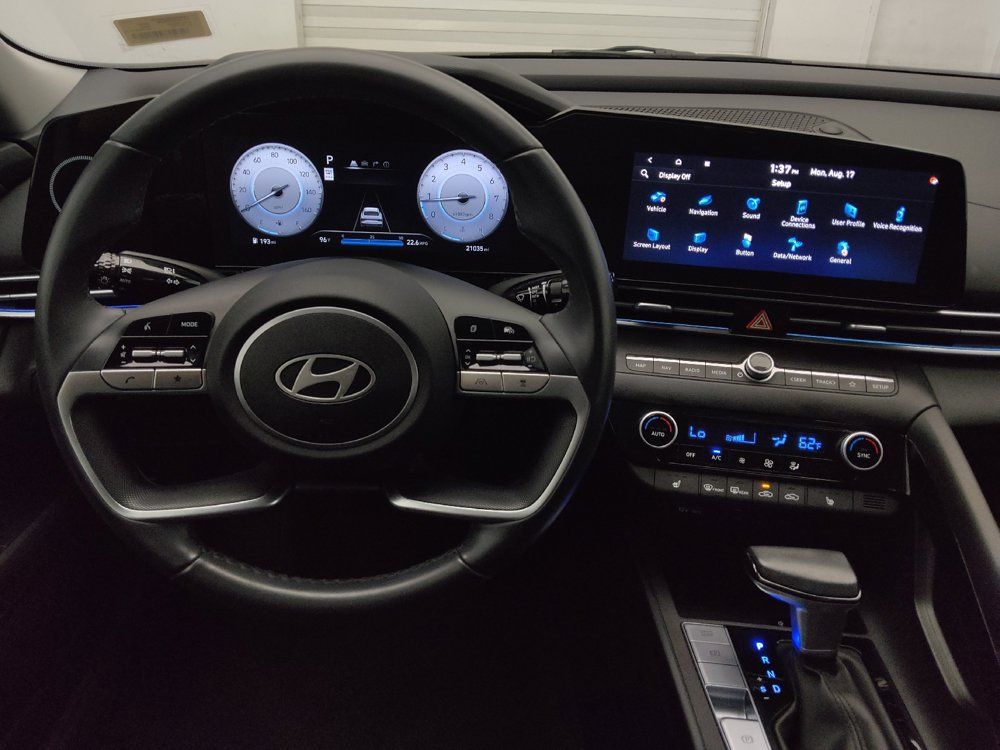 Used 2025 Hyundai Elantra SEL FWD image 22