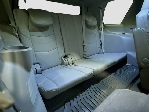 Used 2020 Cadillac Escalade Luxury image 34