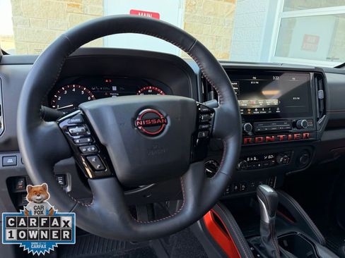 Used 2025 Nissan Frontier PRO-4X w/ Pro Premium Package image 12