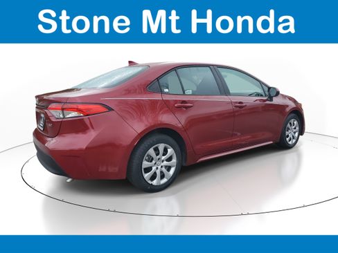 Used 2023 Toyota Corolla LE image 6