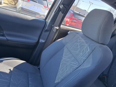 Used 2017 Toyota Tacoma TRD Off-Road w/ Premium & Technology Package image 21